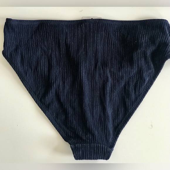 Hunkemoeller Bikini Top (34C) and Bottom (L) - New with Tags - Picture 3 of 11